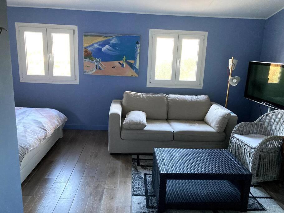卢普河畔拉科尔Agreable Chambre D'Hotes Avec Vue Sur Les Collines公寓 外观 照片