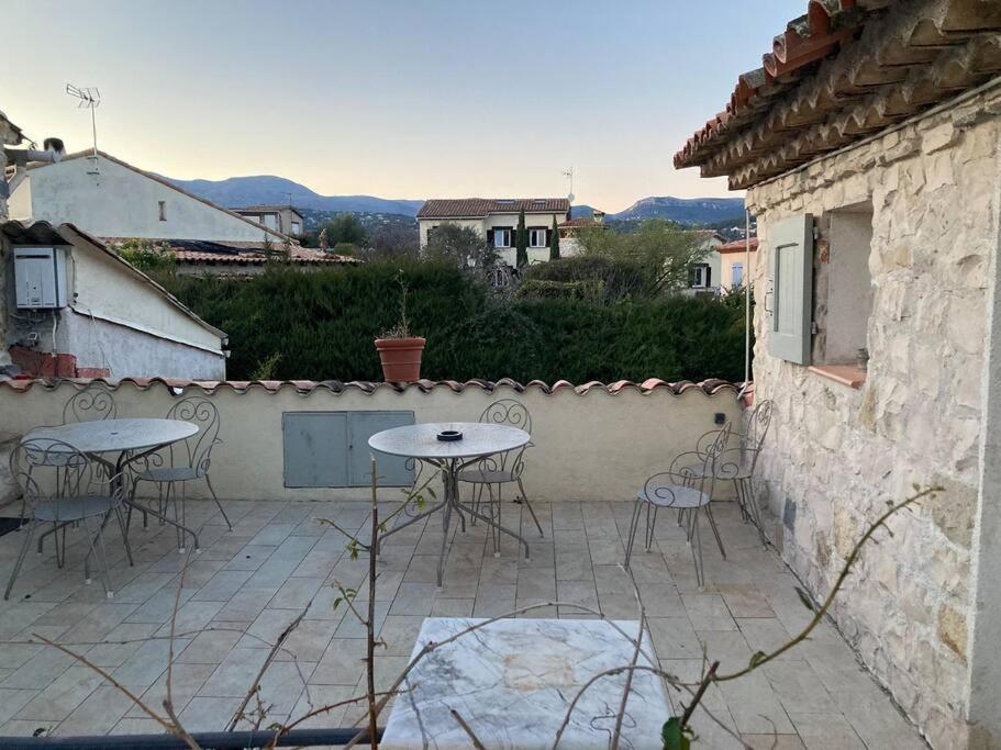 卢普河畔拉科尔Agreable Chambre D'Hotes Avec Vue Sur Les Collines公寓 外观 照片