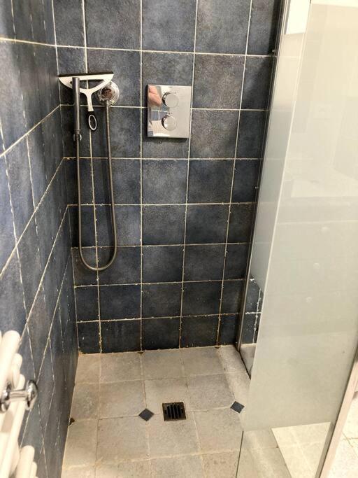 卢普河畔拉科尔Agreable Chambre D'Hotes Avec Vue Sur Les Collines公寓 外观 照片